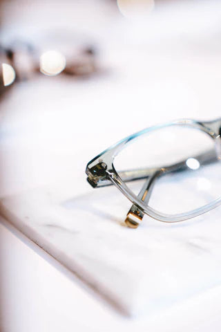 Five tips to maintain your glasses and sunglasses